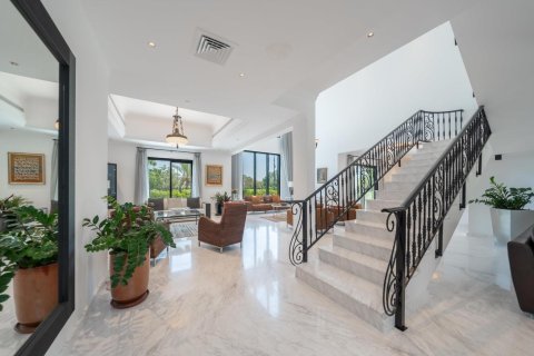 Villa de 4 dormitorios en Jumeirah Islands, UAE No. 101607 2