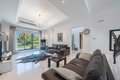 Villa de 4 dormitorios en Jumeirah Islands, UAE No. 101607 6