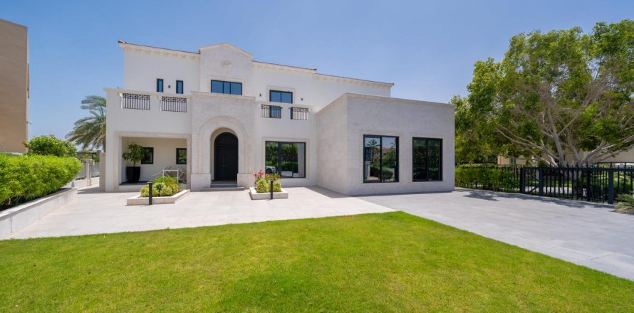 Villa de 4 dormitorios en Jumeirah Islands, UAE No. 101607