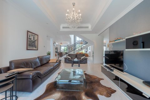 Villa de 4 dormitorios en Jumeirah Islands, UAE No. 101607 5