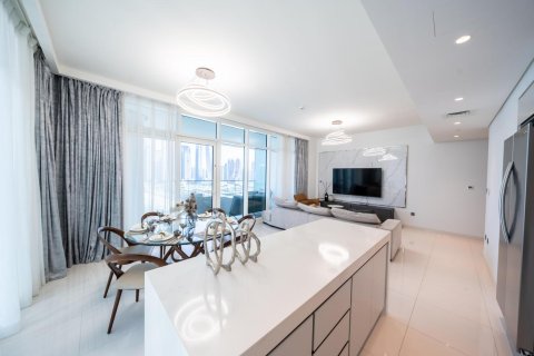 Apartment de 3 dormitorios en EMAAR Beachfront, UAE No. 101605 8