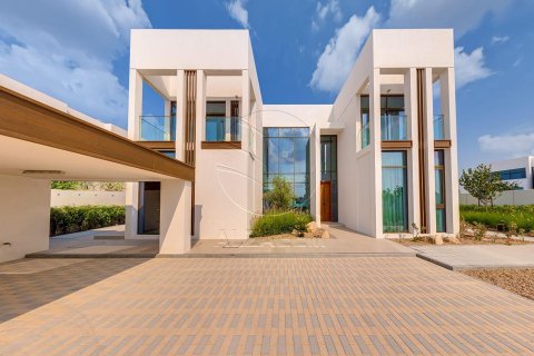 5 bedrooms Villa in Abu Dhabi, UAE No. 89890 2