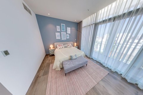 5 bedrooms Villa in Abu Dhabi, UAE No. 89890 10