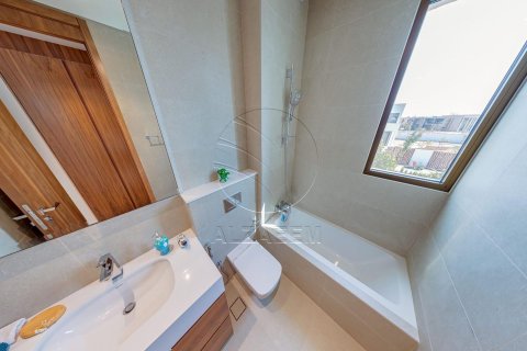 5 bedrooms Villa in Abu Dhabi, UAE No. 89890 12