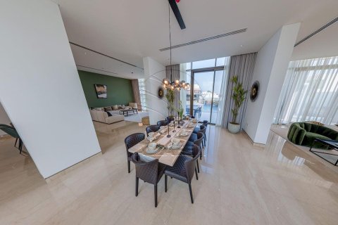 5 bedrooms Villa in Abu Dhabi, UAE No. 89890 14