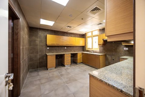 Townhouse de 4 dormitorios en Abu Dhabi, UAE No. 89863 16