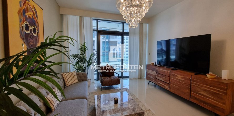Appartement de 2 chambres à EMAAR Beachfront, UAE No. 77447