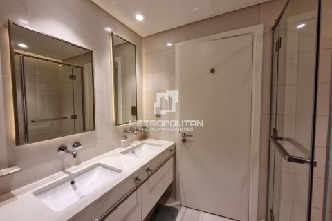 Appartement de 2 chambres à EMAAR Beachfront, UAE No. 77447 12