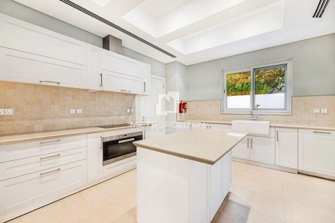Villa de 4 dormitorios en District One, UAE No. 77455 4