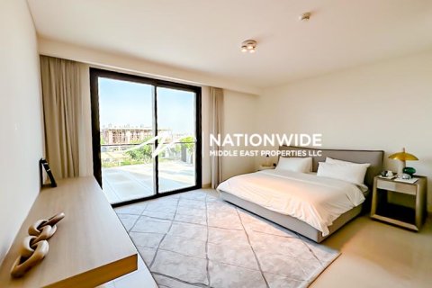 Villa de 4 dormitorios en Abu Dhabi, UAE No. 81673 9