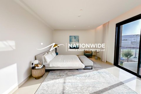 Villa de 4 dormitorios en Abu Dhabi, UAE No. 81673 10