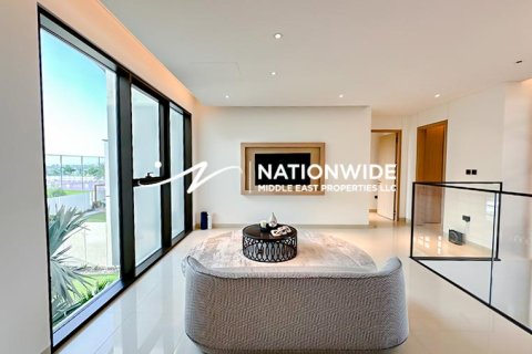 Villa de 4 dormitorios en Abu Dhabi, UAE No. 81673 11