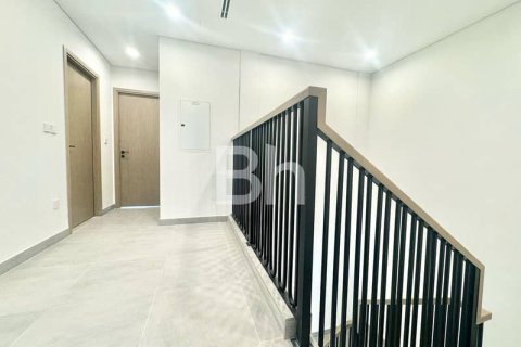 Вилла с 4 спальнями в Dubai Land, ОАЭ №87245 10