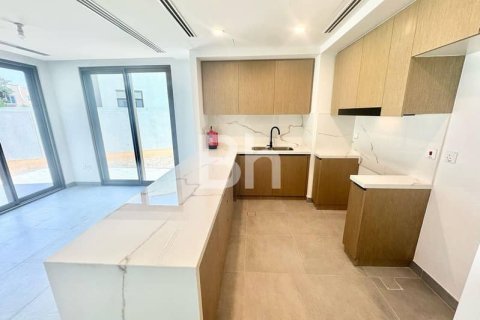 Вилла с 4 спальнями в Dubai Land, ОАЭ №87245 4