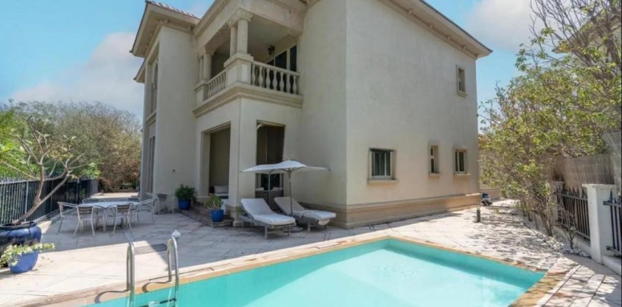 Villa de 4 chambres à Jumeirah Islands, UAE No. 87845