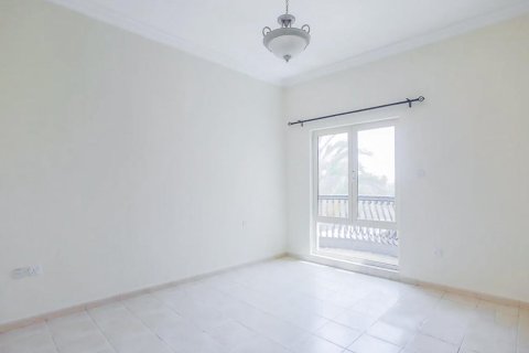 Villa de 4 chambres à Jumeirah Islands, UAE No. 87845 14