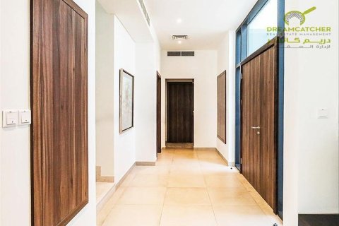 3 bedrooms Villa in Mina Al Arab, UAE No. 75259 18