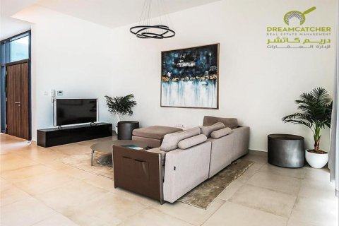 3 bedrooms Villa in Mina Al Arab, UAE No. 75259 8