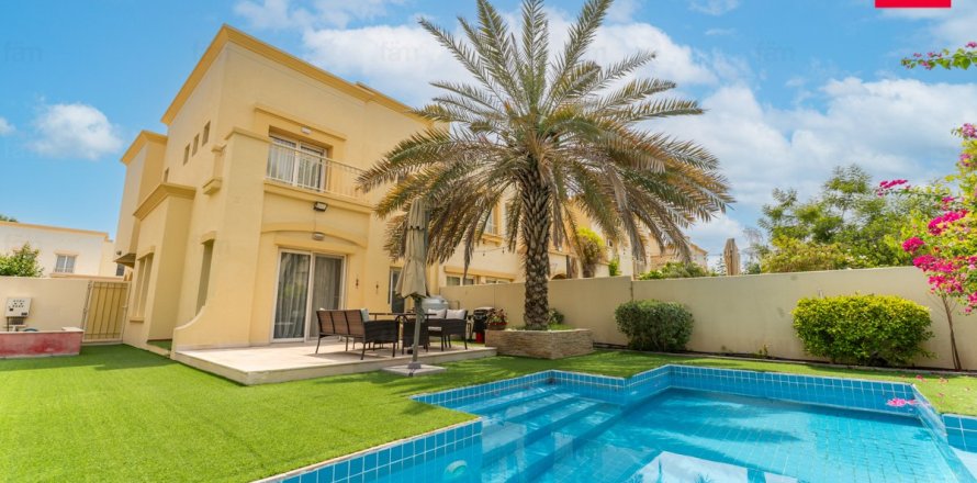 Villa de 3 chambres à Dubai, UAE No. 102684