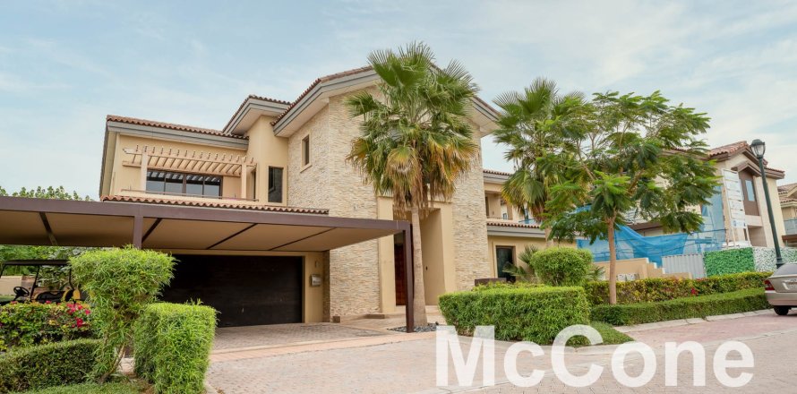 Villa de 6 dormitorios en Earth, UAE No. 74167