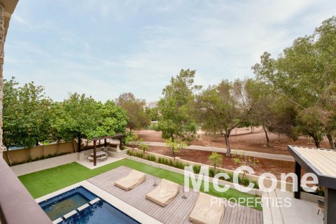 Villa de 6 dormitorios en Earth, UAE No. 74167 23