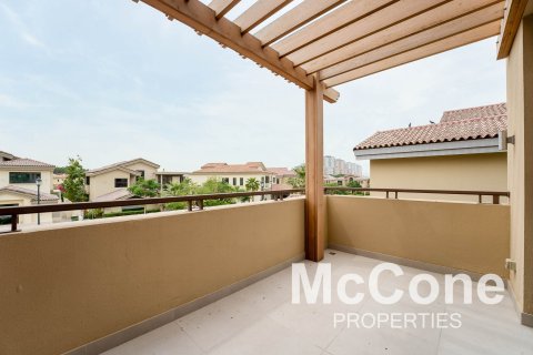 Villa de 6 dormitorios en Earth, UAE No. 74167 24