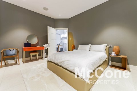 Villa de 6 dormitorios en Earth, UAE No. 74167 11
