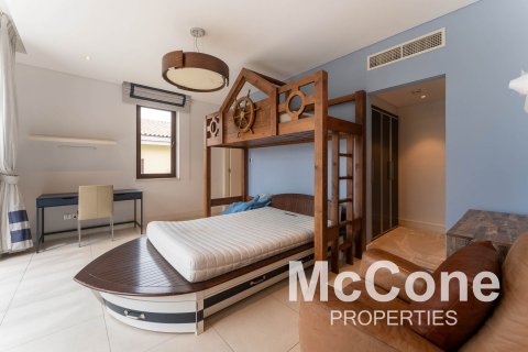 Villa de 6 dormitorios en Earth, UAE No. 74167 12