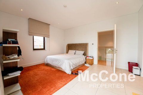 Villa de 6 dormitorios en Earth, UAE No. 74167 16
