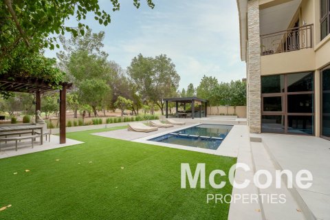 Villa de 6 dormitorios en Earth, UAE No. 74167 27