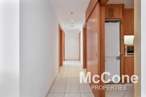 Apartment de 2 dormitorios en The Links, UAE No. 74704 18