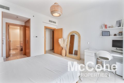 Apartment de 2 dormitorios en The Links, UAE No. 74704 11