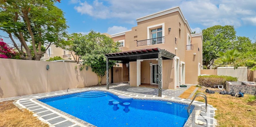 Villa de 3 dormitorios en Arabian Ranches, UAE No. 81831