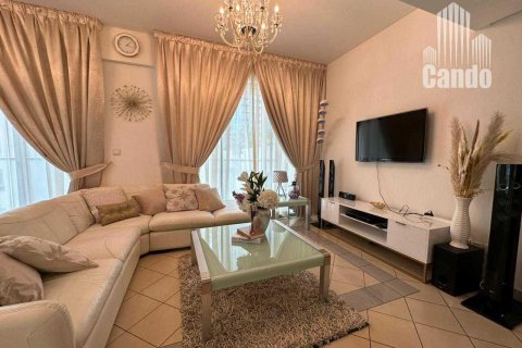 Apartment de 1 dormitorio en Golf Towers, UAE No. 66878 2