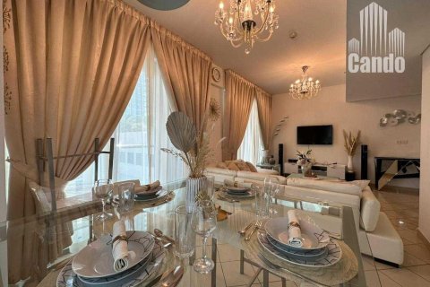 Apartment de 1 dormitorio en Golf Towers, UAE No. 66878 3