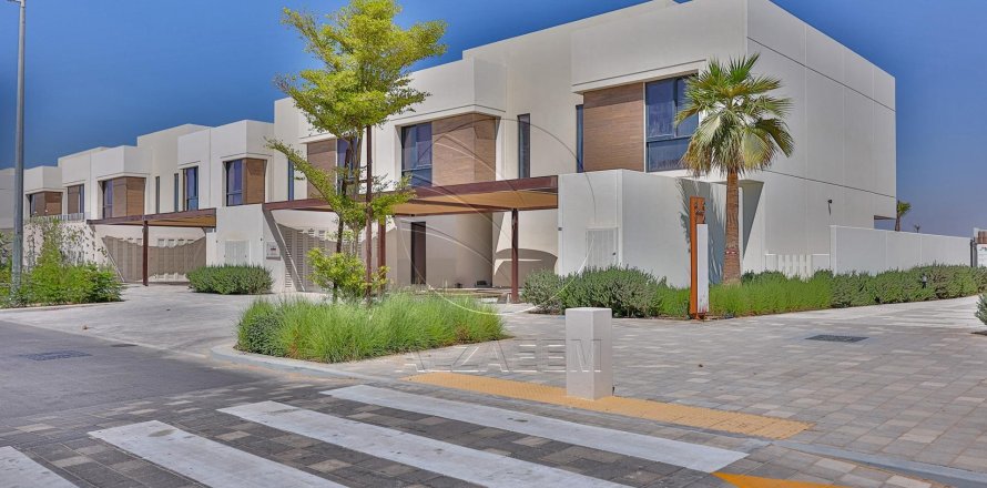 Villa de 3 dormitorios en Yas Island, UAE No. 91458