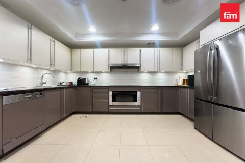 3 bedrooms Townhouse  No. 107312 8