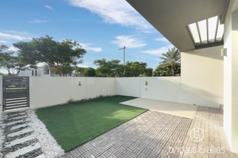 Villa de 3 dormitorios en Dubai Hills Estate, UAE No. 102415 2