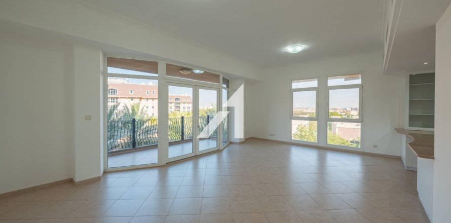 2 bedrooms Apartment in Dubai, UAE No. 90870