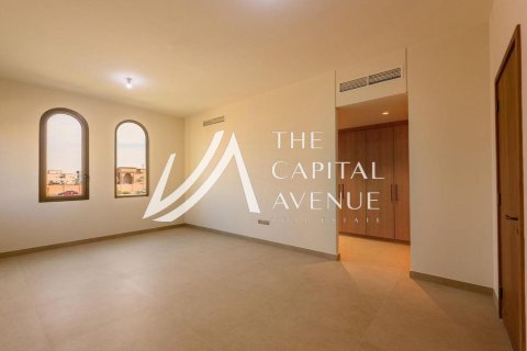 Villa de 5 dormitorios en Khalifa City, UAE No. 86522 9