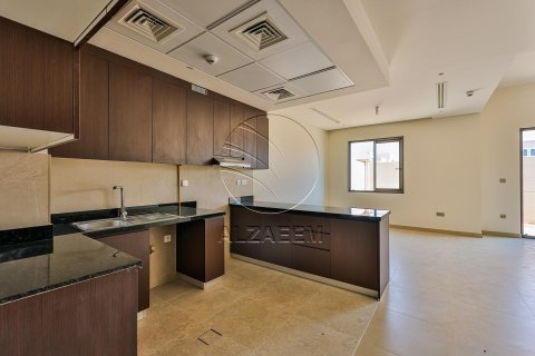 2 bedrooms Townhouse in Khalifa City, UAE No. 91002 10