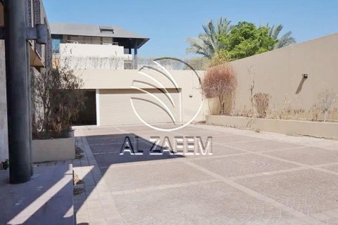 4 bedrooms Villa in Al Gurm, UAE No. 91003 12
