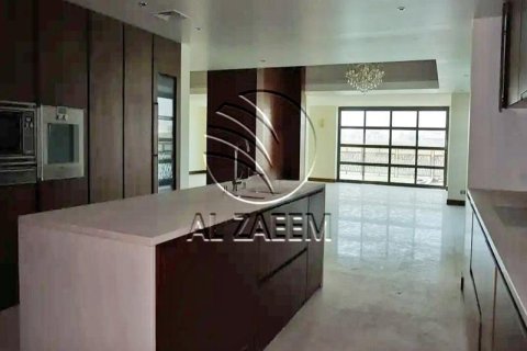 4 bedrooms Villa in Al Gurm, UAE No. 91003 15