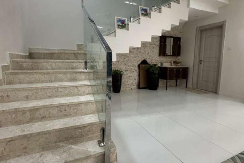 7 bedrooms Villa in Muscat, Oman No. 98586 6