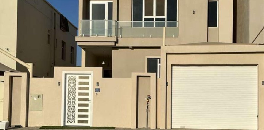 7 bedrooms Villa in Muscat, Oman No. 98586