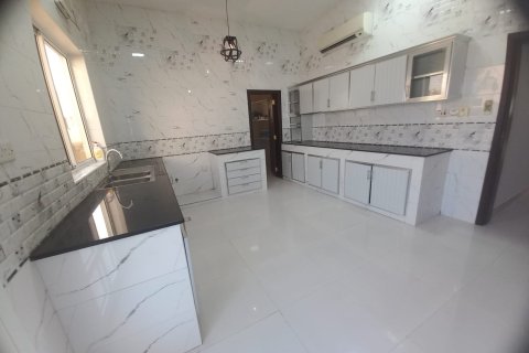Вилла с 5 спальнями в Маскат, Оман №98581 4