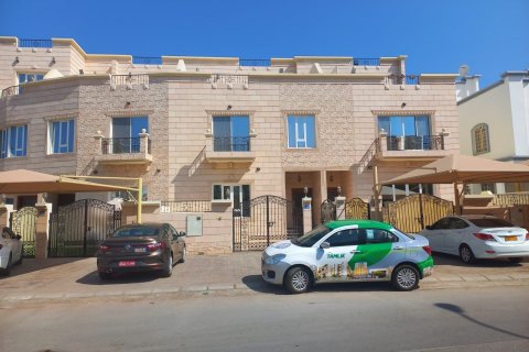 Вилла с 5 спальнями в Маскат, Оман №98581 1