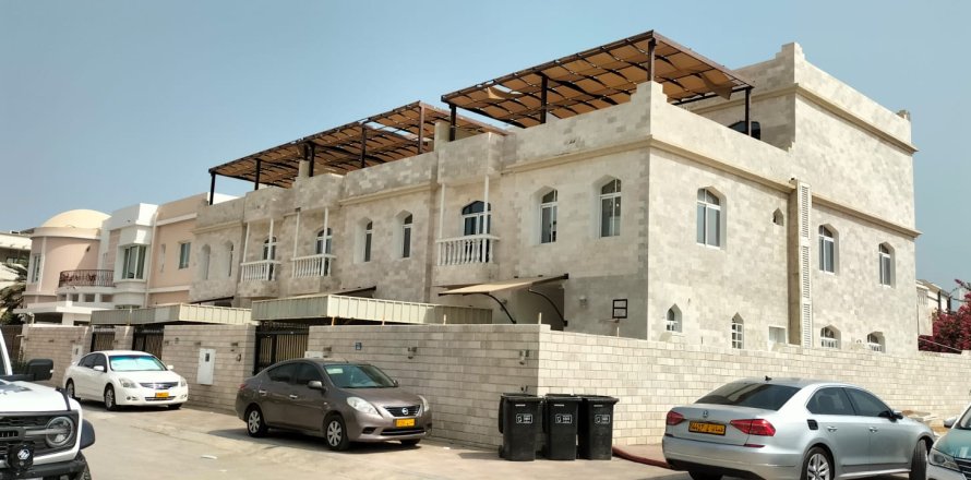 Villa de 4 chambres à Muscat, Oman No. 98583