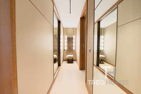 2 bedrooms Apartment in Burj Khalifa, UAE No. 73902 12