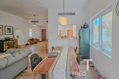 3 bedrooms Villa in Dubai, UAE No. 73894 6